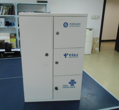 入墻式三網融合光纜分纖箱 網絡機柜中的安防通用配件