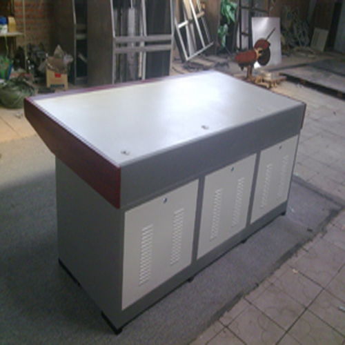 6聯(lián)異型監(jiān)控操作臺(tái)與機(jī)柜電視墻 熱銷背后的有保障廠家與一站式采購(gòu)方案